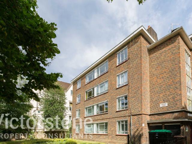 Two Bedroom Flat with Modern Features in Camden Road, London