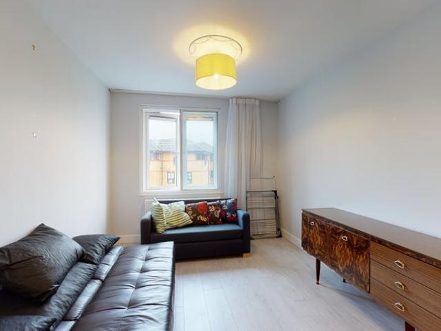 Two bedroom furnished apartment near Paddington