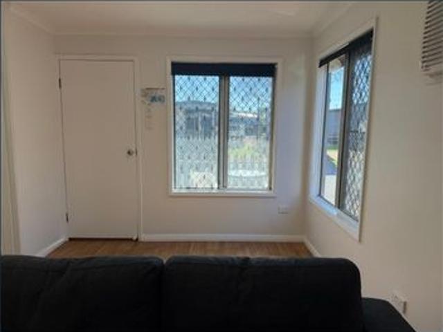 Two bedroom furnished home in Camden Holiday Park
