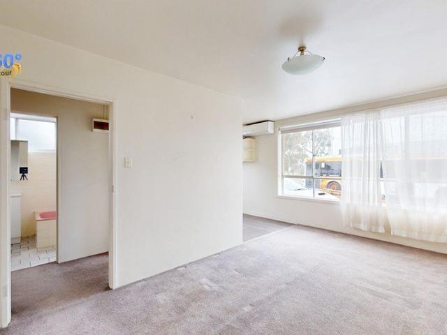 Two bedroom ground floor apartment with secure courtyard Available NOW!