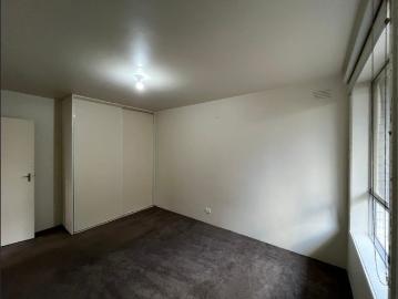 Two bedroom ground floor unit with courtyard