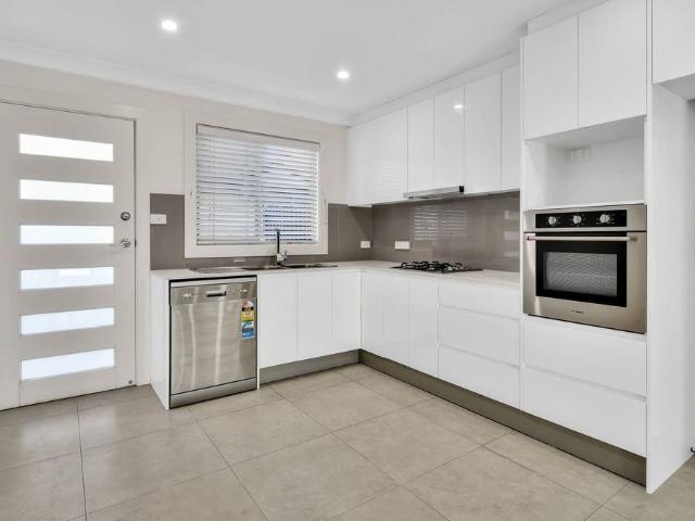 TWO BEDROOM GRANNY FLAT, ELECTRICTY & WATER INCLUDED IN THE RENT