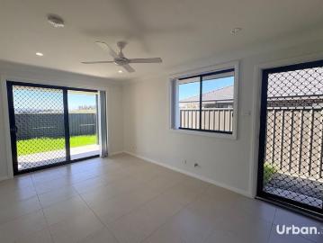 Cockle Creek, Newcastle - Garden, Air conditioning