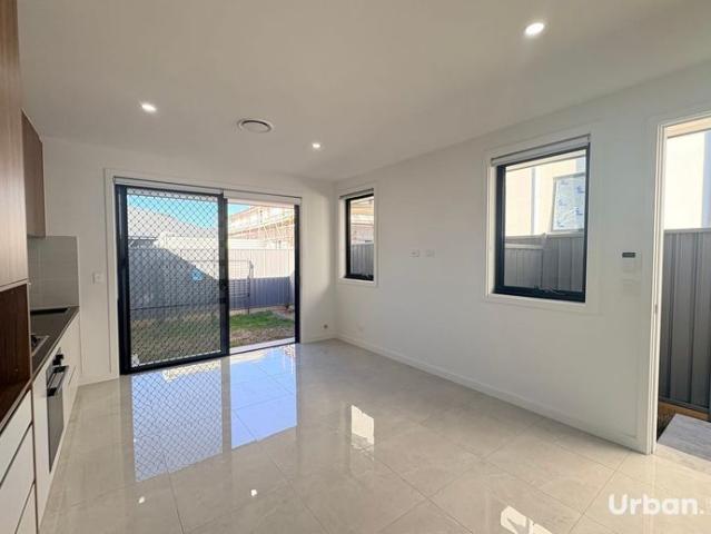 Two bedroom Granny Flat in Lochinvar