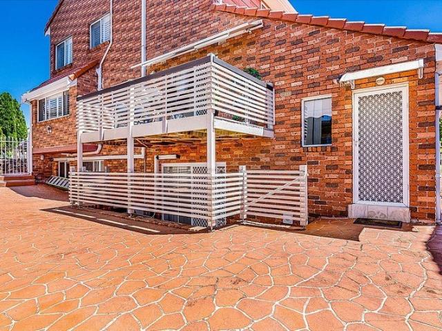 TWO BEDROOM GRANNYFLAT ELECTRICITY, GAS & WATER INCLUDED