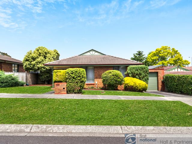 Two bedroom home on cottage block in Narre Warren North