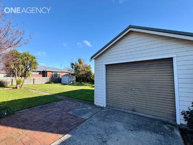 Two Bedroom Home Close to CBD