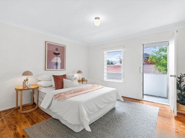 Two Bedroom Home In The Heart of Newtown