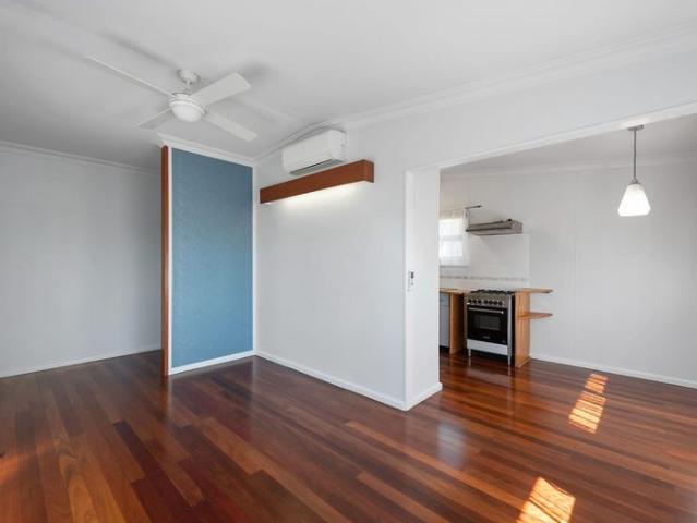 Two Bedroom House In Ideal Location