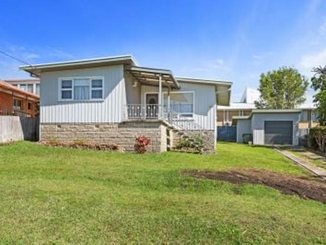 Two Bedroom House In Ideal Location