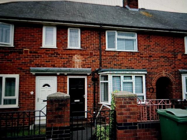 Two bedroom house in Leeds LS10