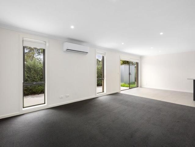 Two Bedroom in Tarneit!