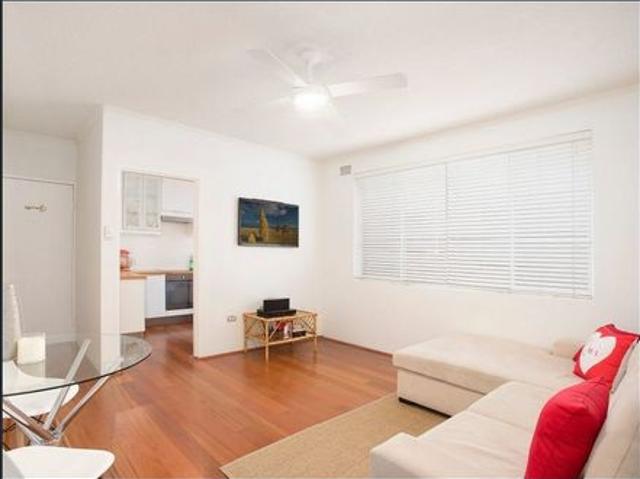 Two Bedroom in the Heart of Dee Why