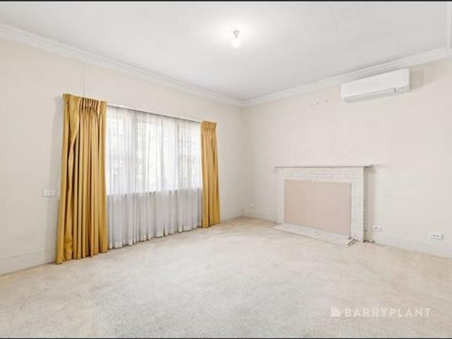 Two bedroom in the heart of Mitcham