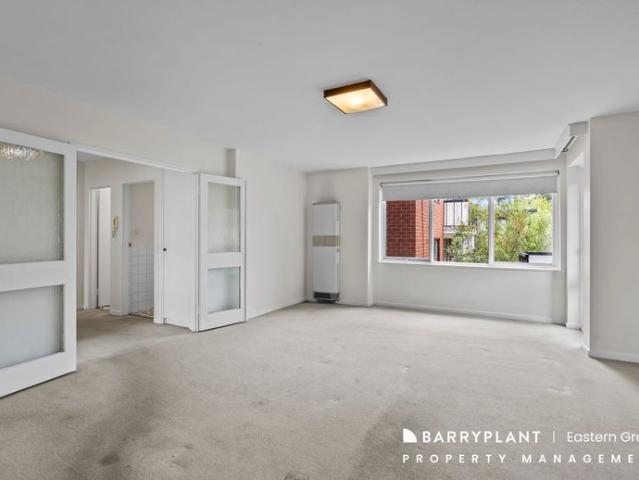 Two Bedroom Living in Convenient Hawthorn East Location