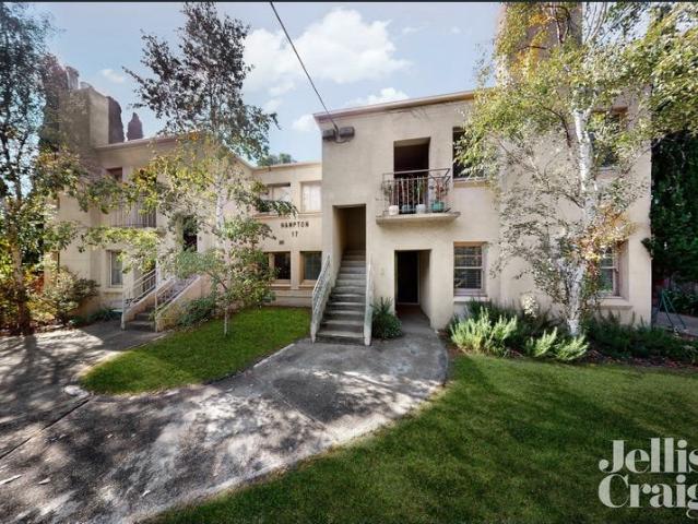 TWO BEDROOM LOCATED NEAR THE BAY