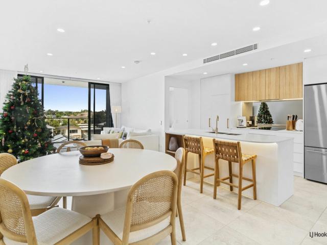 TWO BEDROOM LUXURY APARTMENT THE TALLY AMAZING LOCATION!