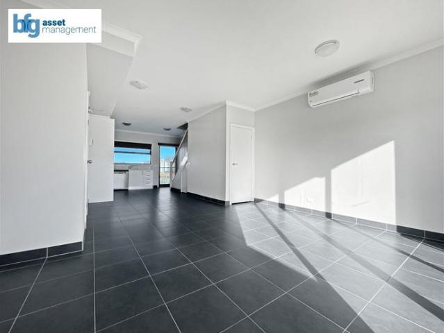 Two Bedroom Modern & Contemporary Apartment Close to all amenities!