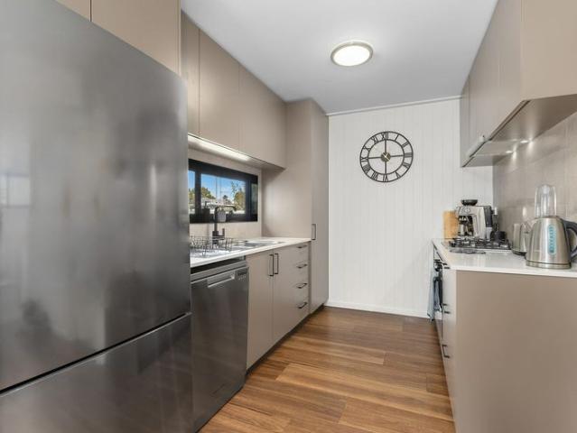 Two Bedroom Modern Apartment Available Now in Berridale