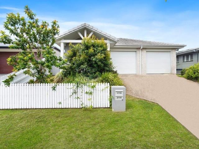Two Bedroom Modern Duplex Close to Everything!