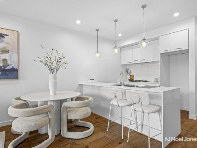 Two Bedroom Modern Living With Versatile Study