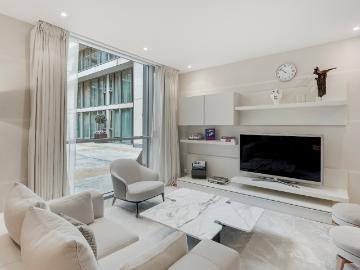 Two bedroom pied de terre in Knightsbridge