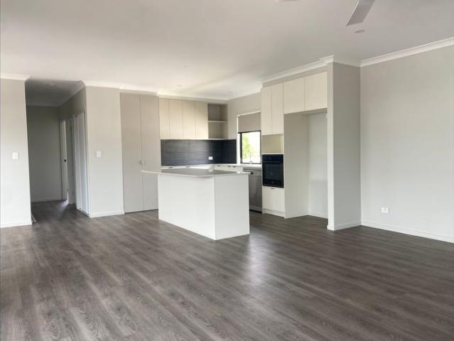 Two bedroom plus Office Point Vernon