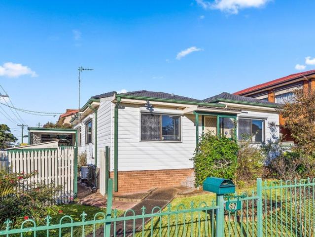 Two Bedroom Plus Sunroom Beachside Cottage