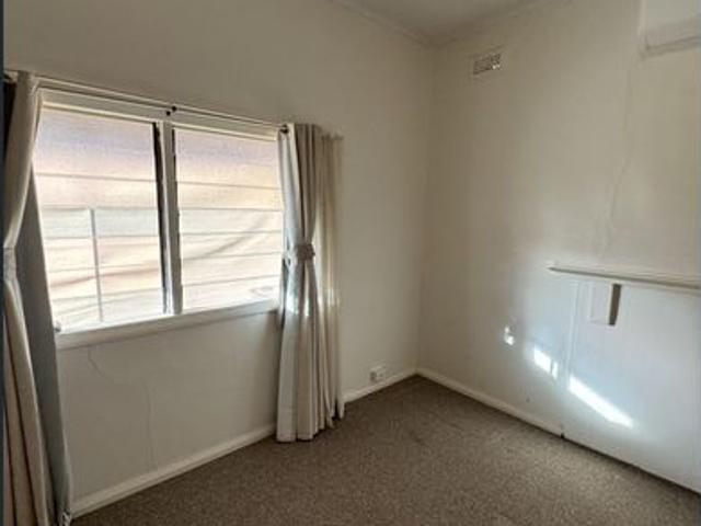 Two Bedroom plus sleepout in Henty