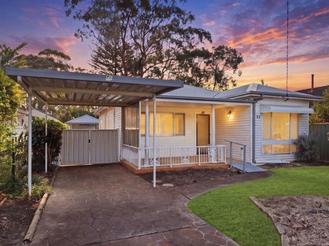 TWO BEDROOM RENOVATED COTTAGE WITH MULTIPLE LIVING ZONES, PLENTY OF PARKING AND HUGE BLOCK OPPORTUNITY AND UPSIDE