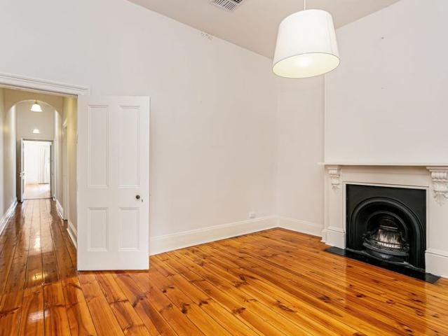 Two bedroom sandstone cottage in popular locale