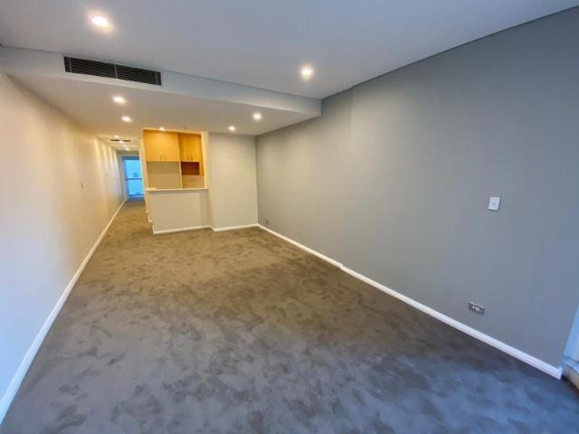 Two bedroom split level apartment at OAKS HARMONY Haymarket