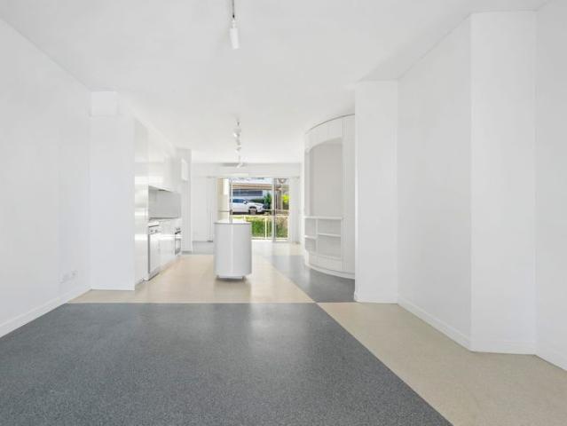 Two bedroom & study unit in the Varsity CBD