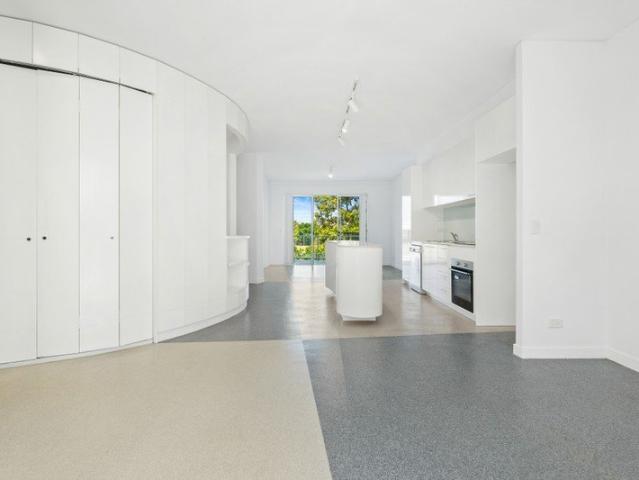 Two bedroom & study unit in the Varsity CBD