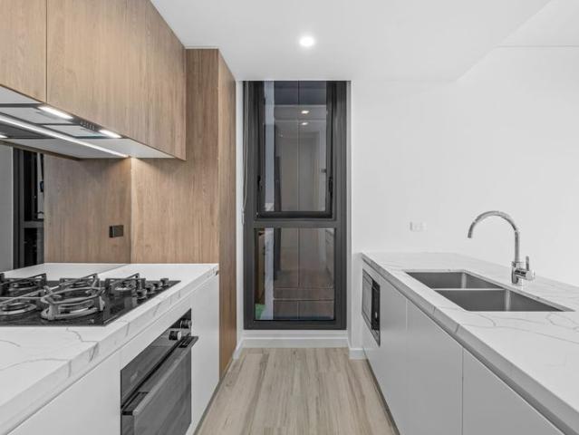 Two Bedroom + Study with Water Views in the Archibald