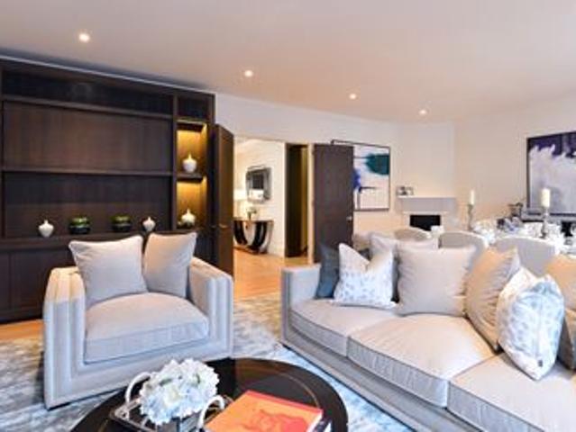 Two Bedrooms Apartment in Duke Street, Mayfair W1K