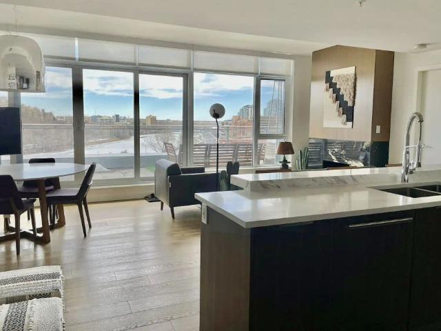 Two Bedrooms Luxury Penthouse at Waterfront Parkside — 2 Bedrooms Condo Unit