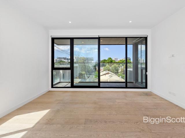 TWO BEDROOMS WITH PRIVATE BALCONY