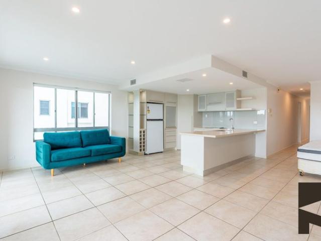 TWO BEDROOMS UNIT, ENJOY YOUR RESORT STYLE LIVING WITH AN INGROUND SWIMMING POOL AVAILABLE 2ND OF NOVEMBER