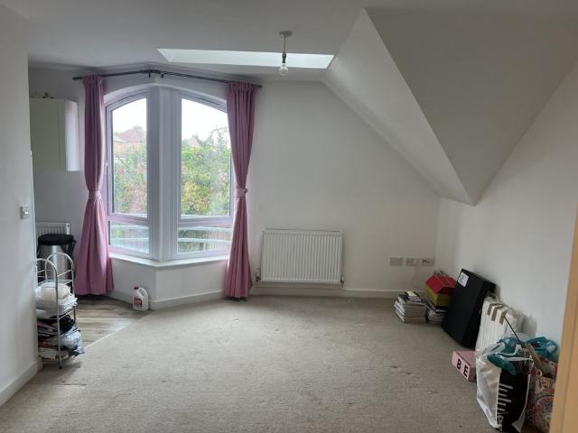Two Double Bedroomed Second Floor Apartment in Taunton
