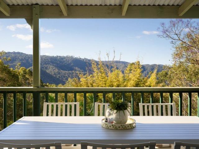 Two Dwellings, Endless Views & Tamborine Mountain Living
