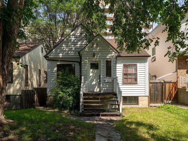 Two kitchen 3 bed character bungalow, 1 block to Whyte — Garneau — $2,850/mo