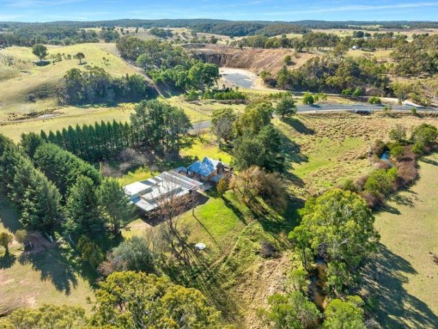 Two Houses, 40 acres, Running Creek, Grazing & Lifestyle, Stables, Shed