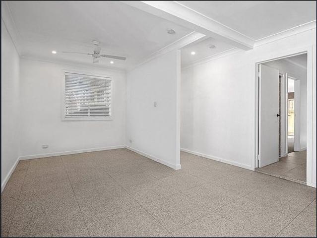 TWO HOMES IN ONE, STUNNING VIEWS, PARK & TRAIN 2 MINS WALK