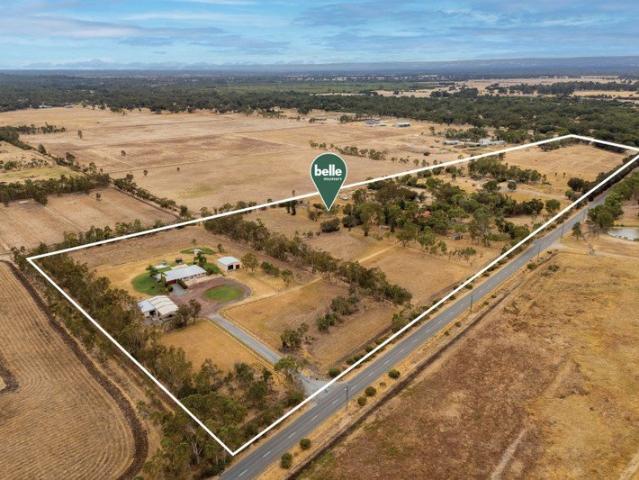 Two homes, two addresses, one incredible rural opportunity
