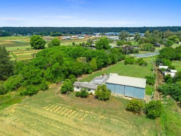 5 Arable Acres Ideal for Farming or Storage