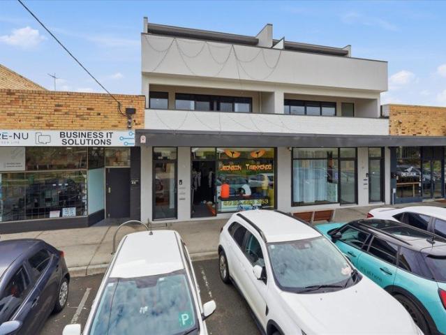 Two level Apartment above retails shops