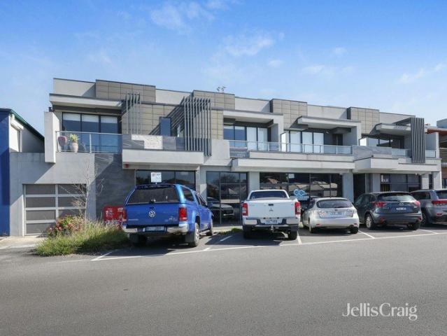 Two Level Living Proximity to Williamstown Beach | 131sqm