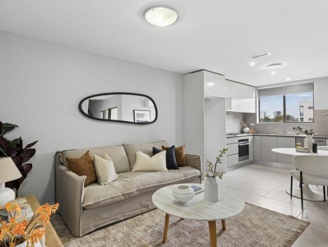 TWO LEVELS. TWO BEDROOMS. ONE EXCEPTIONAL LIFESTYLE