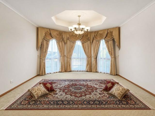 Two Living Areas | Solar Panels | Fantastic Family Location